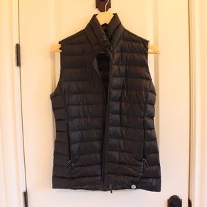 Puffy black vest